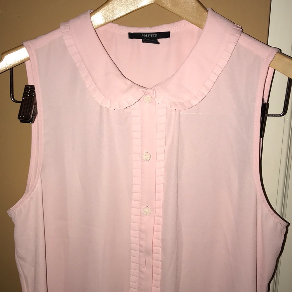 Forever 21 Sleeveless Shirt. View 2